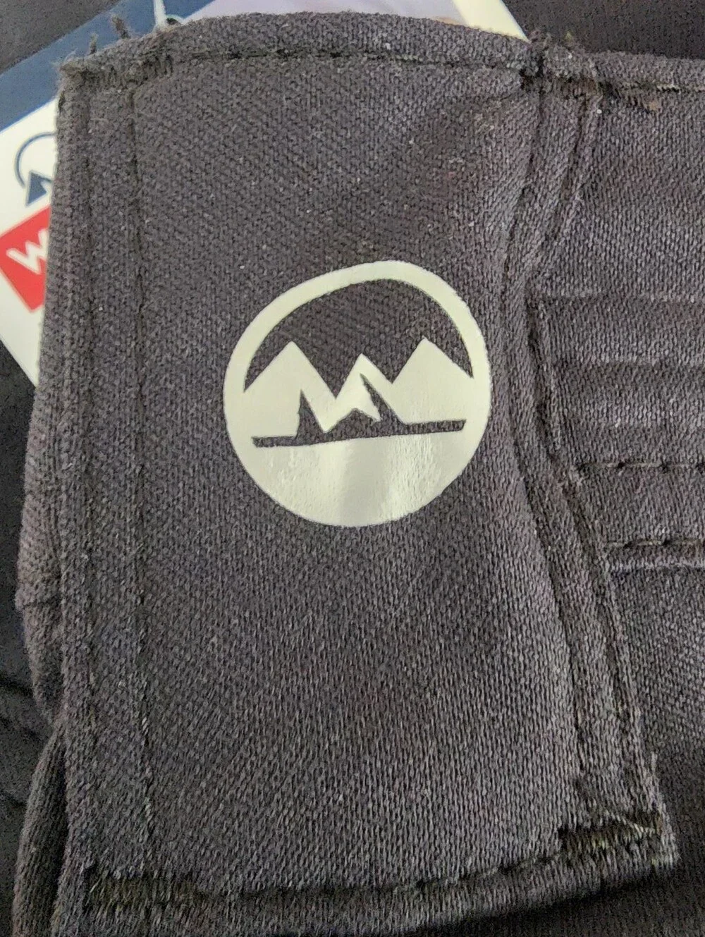 Men's Wrangler Black Cargo Shorts with Zip Pocket Detail Size: 32